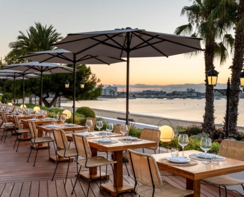 IBIZA buchen ➤ Hotel Riomar, Ibiza a Tribute Portfolio Hotel buchen ✓ modernes Boutique-Lifestyle-Hotel ✓ Preis für 4 Nächte ab € 1.000.- p.P